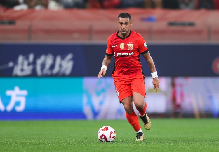 皇冠体育-东体：海港通过体系改造，激发莱昂纳多寻找射门空间的特点