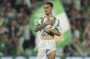 皇冠体育-曼联坚持要4000万镑！英媒：安东尼敦促曼联卖他去贝蒂斯