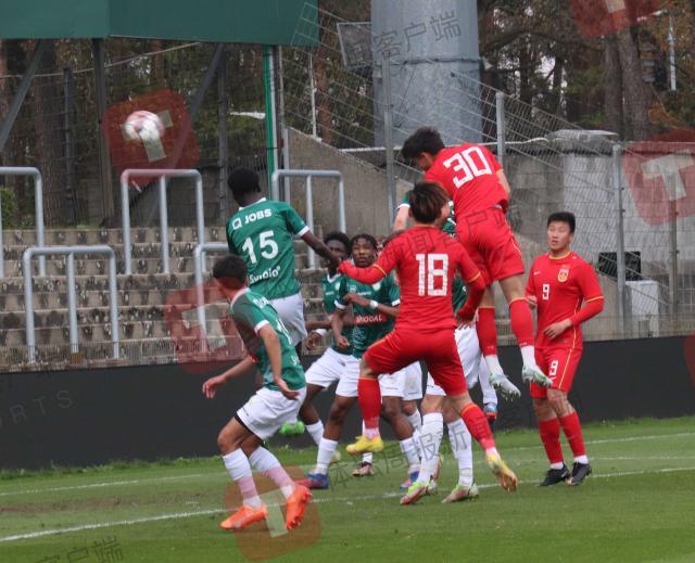 1682042487991095652.jpg IMG_2740-金凯顺冲顶得分.jpg