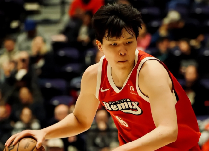 皇冠新体育-杨瀚森下放后状态起伏 混音队122-129不敌南湾湖人遭遇3连败|南湾湖人队|发展联盟|史密斯|库克|波特兰开拓者队_新浪体育_新浪新闻